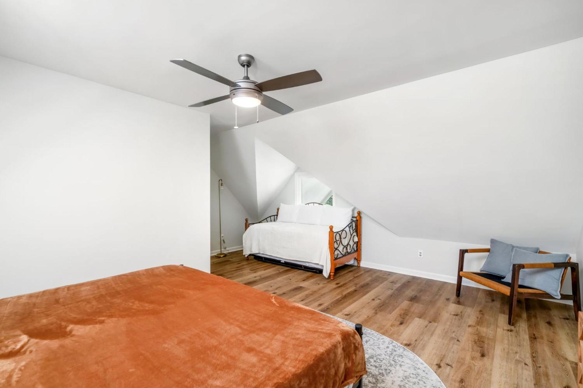Remodeled And New - Walk To Downtown Auburn Apartment ภายนอก รูปภาพ