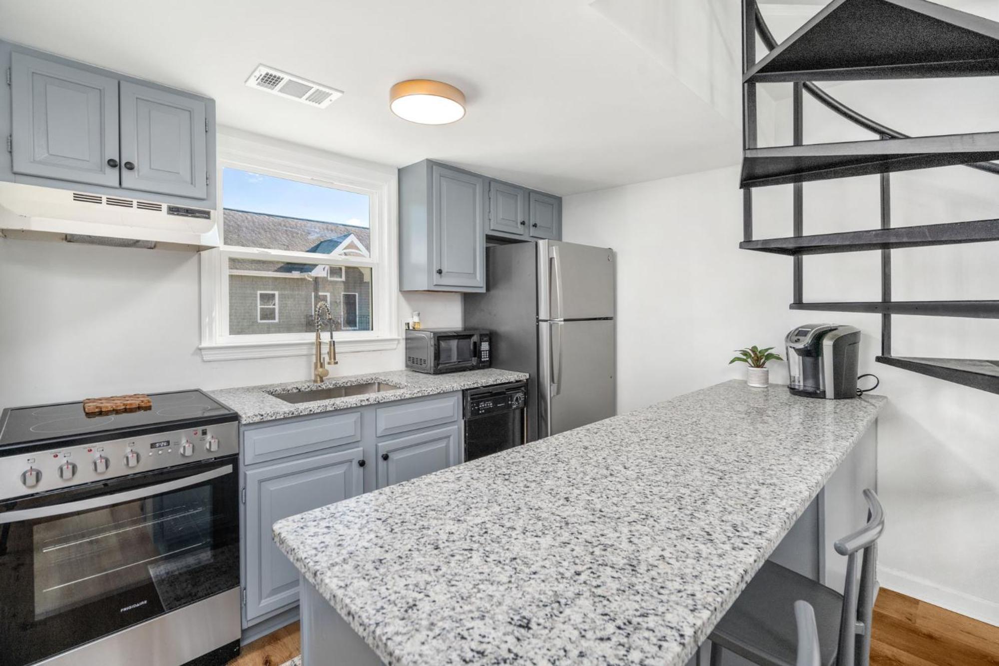 Remodeled And New - Walk To Downtown Auburn Apartment ภายนอก รูปภาพ